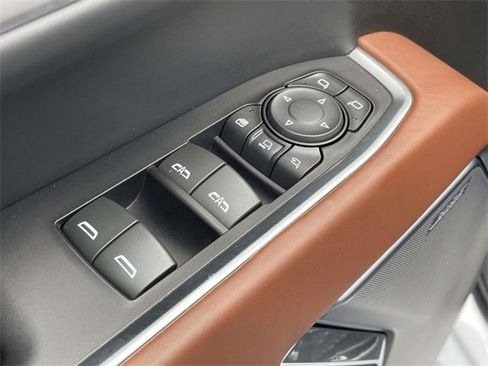 Used 2025 GMC Sierra 2500 Denali Ultimate w/ Max Trailering Package image 14