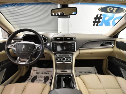 Used 2019 Lincoln Continental Select w/ Continental Climate Package image 19
