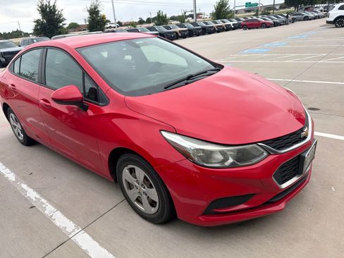 Used 2018 Chevrolet Cruze LS FWD image 2