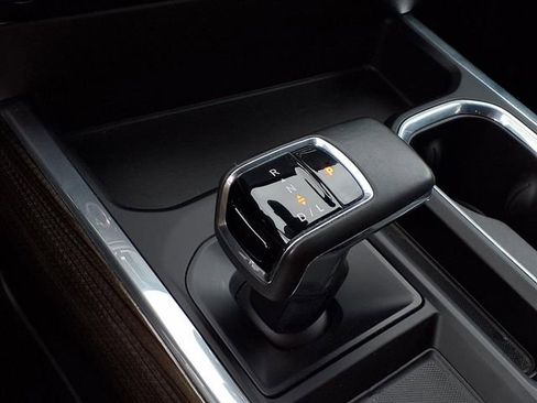 Used 2024 Chevrolet Silverado 1500 LT w/ Z71 Off-Road Package image 16