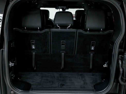 Used 2023 Land Rover Defender 130 SE image 91