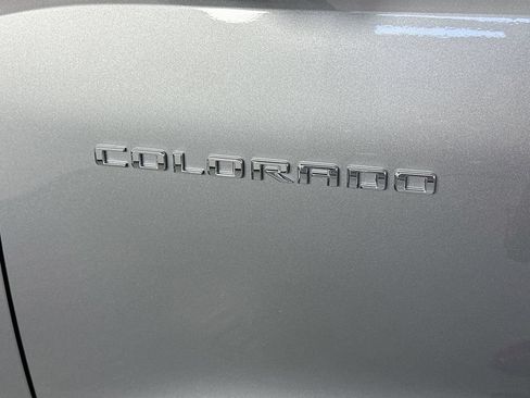 Used 2026 Chevrolet Colorado ZR2 w/ Technology Package AWD/4WD image 29