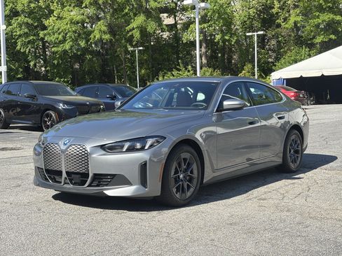 Used 2025 BMW i4 eDrive40 image 1