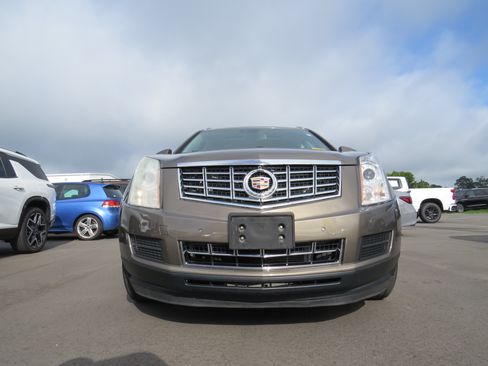 Used 2014 Cadillac SRX Luxury w/ Driver Awareness Package FWD image 3
