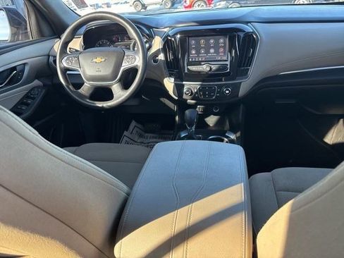 Used 2022 Chevrolet Traverse LS image 38