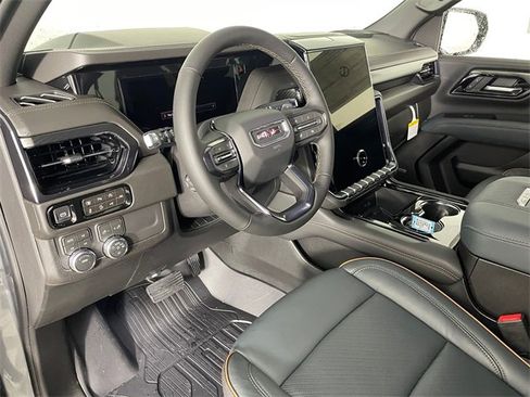 New 2026 GMC Yukon XL AT4 w/ AT4 Premium Package image 2