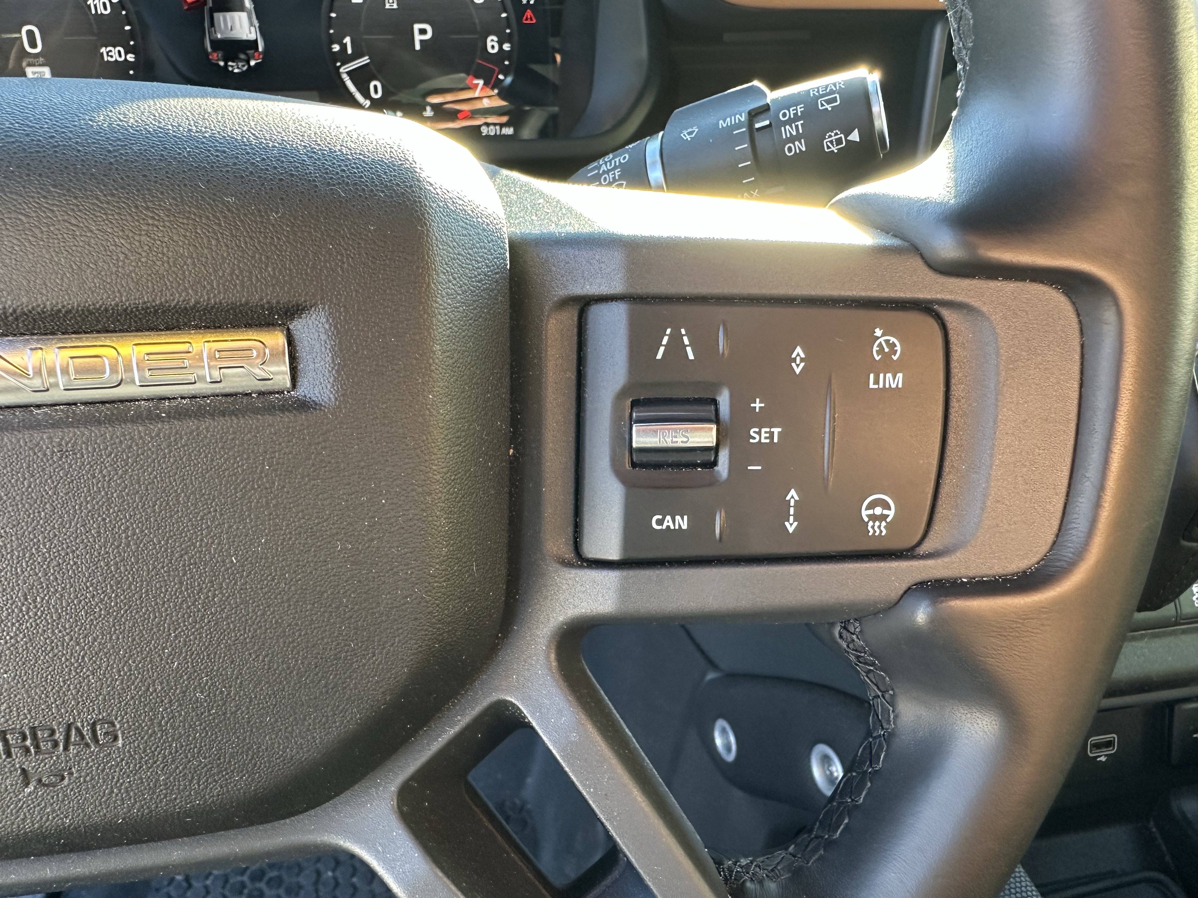 Certified 2024 Land Rover Defender 110 X-Dynamic SE AWD/4WD image 21