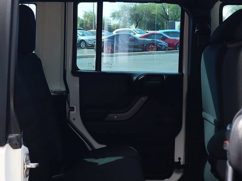 Used 2015 Jeep Wrangler Unlimited Sport w/ Max Tow Package AWD/4WD image 29