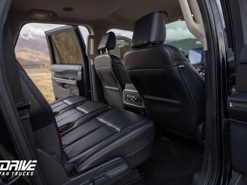 Used 2023 Ford Expedition Max XLT image 15