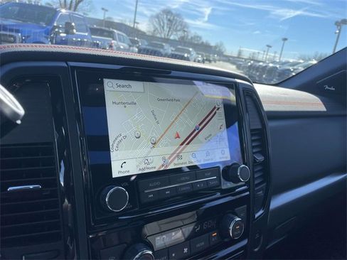 Used 2024 Nissan Titan PRO-4X w/ Pro-4x Convenience Package image 7