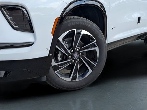 New 2025 Buick Enclave Sport Touring w/ Super Cruise Package image 5