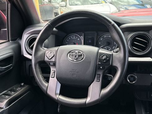 Used 2018 Toyota Tacoma TRD Sport RWD image 17