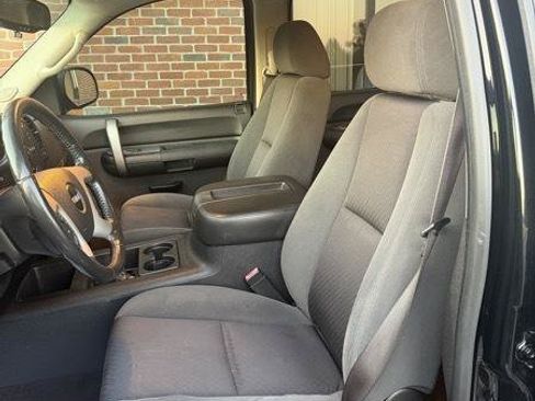 Used 2009 GMC Sierra 1500 SLE w/ Power Pack Plus AWD/4WD image 12