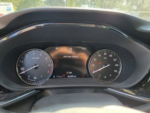Used 2022 Buick Envision Essence w/ Safety Package FWD image 13