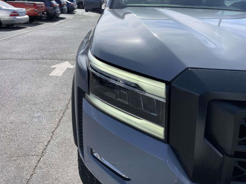 Used 2023 Nissan Frontier PRO-4X w/ Pro-4X Premium Package image 13