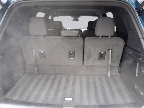 Used 2025 Chevrolet Traverse LT w/ Driver Confidence Package image 21