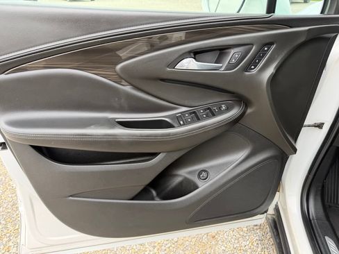 Used 2020 Buick Envision Essence FWD image 9