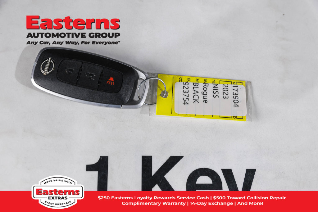 Used 2023 Nissan Rogue S AWD/4WD image 27