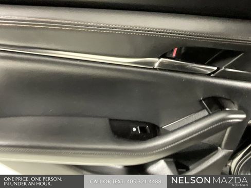 Used 2022 MAZDA MAZDA3 s image 23