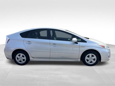 Used 2011 Toyota Prius Two FWD image 2