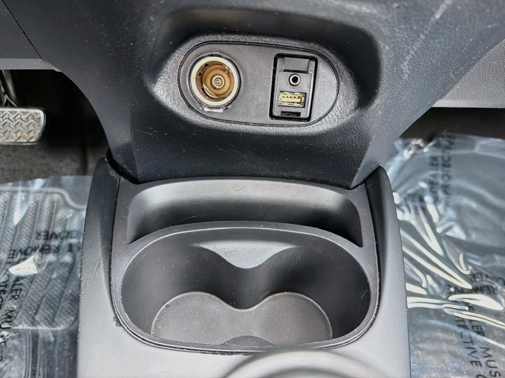 Used 2017 Toyota Yaris L FWD image 28