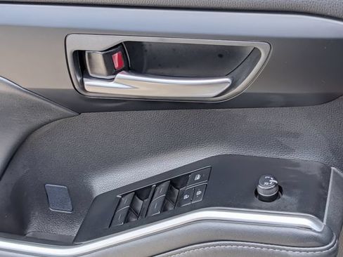 Used 2025 Toyota Highlander XSE AWD/4WD image 25