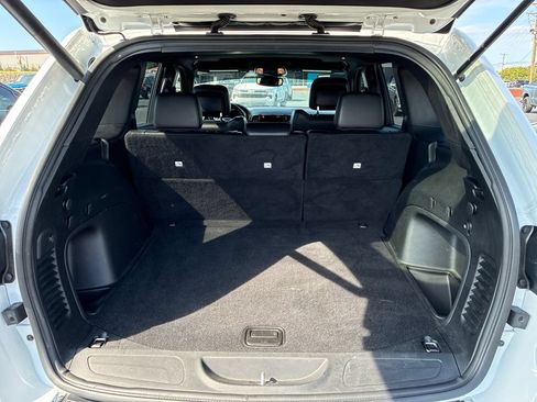 Used 2021 Jeep Grand Cherokee Limited AWD/4WD image 19