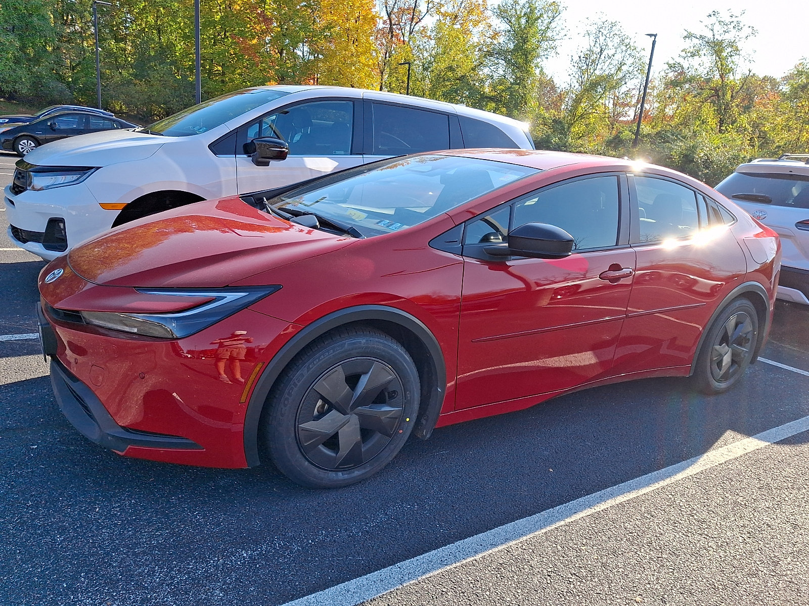 Certified 2024 Toyota Prius LE FWD image 2