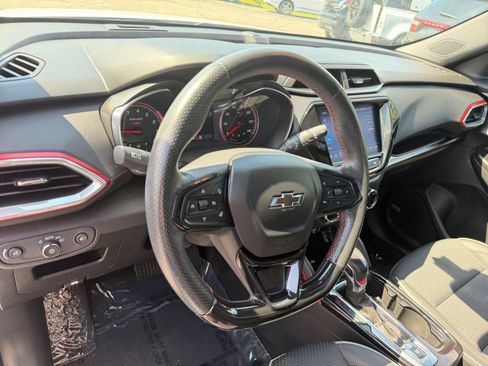 Used 2023 Chevrolet TrailBlazer RS w/ Sun and Liftgate Package AWD/4WD image 14