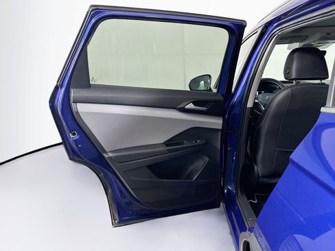 Used 2023 Volkswagen Taos SE w/ Panoramic Sunroof Package AWD/4WD image 26