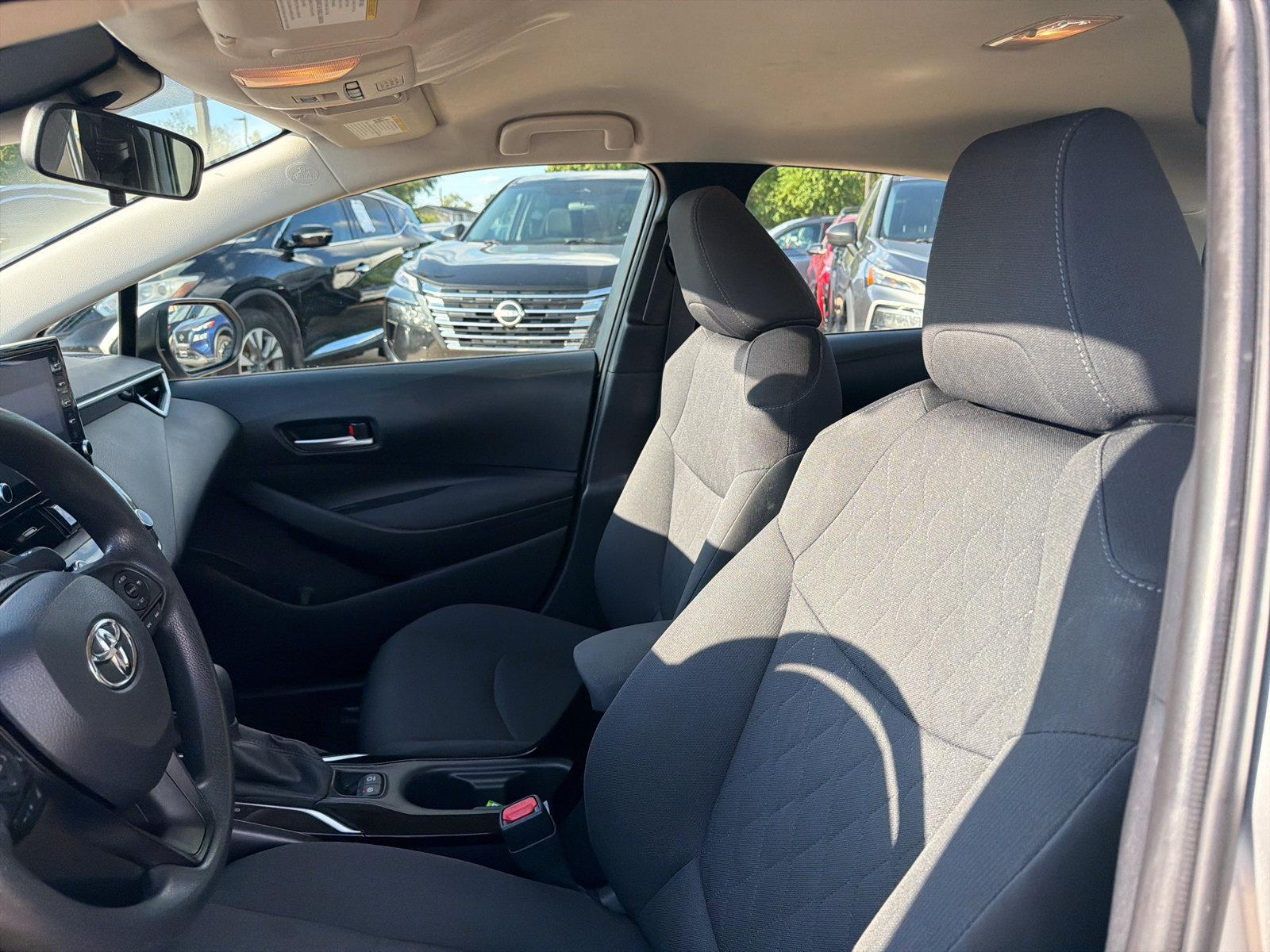 Used 2020 Toyota Corolla LE FWD image 27