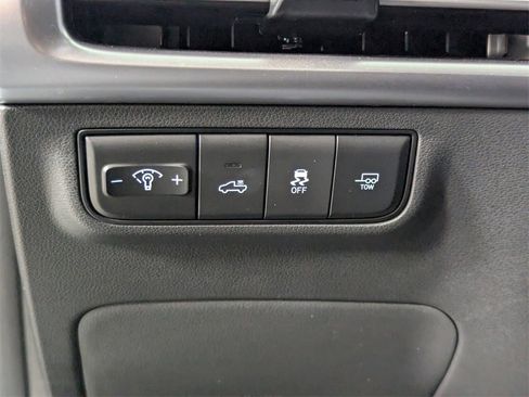 Used 2025 Hyundai Santa Cruz Limited image 13
