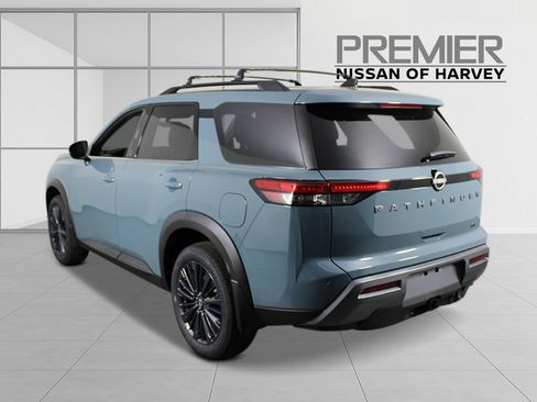 New 2026 Nissan Pathfinder SL w/ SL Premium Package FWD image 3
