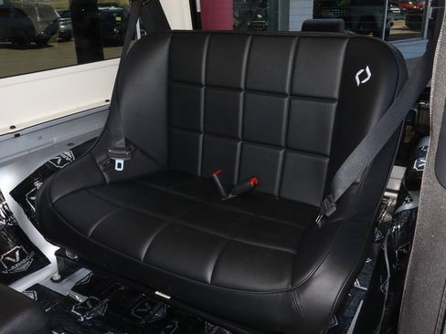 Used 2005 Jeep Wrangler Unlimited AWD/4WD image 8