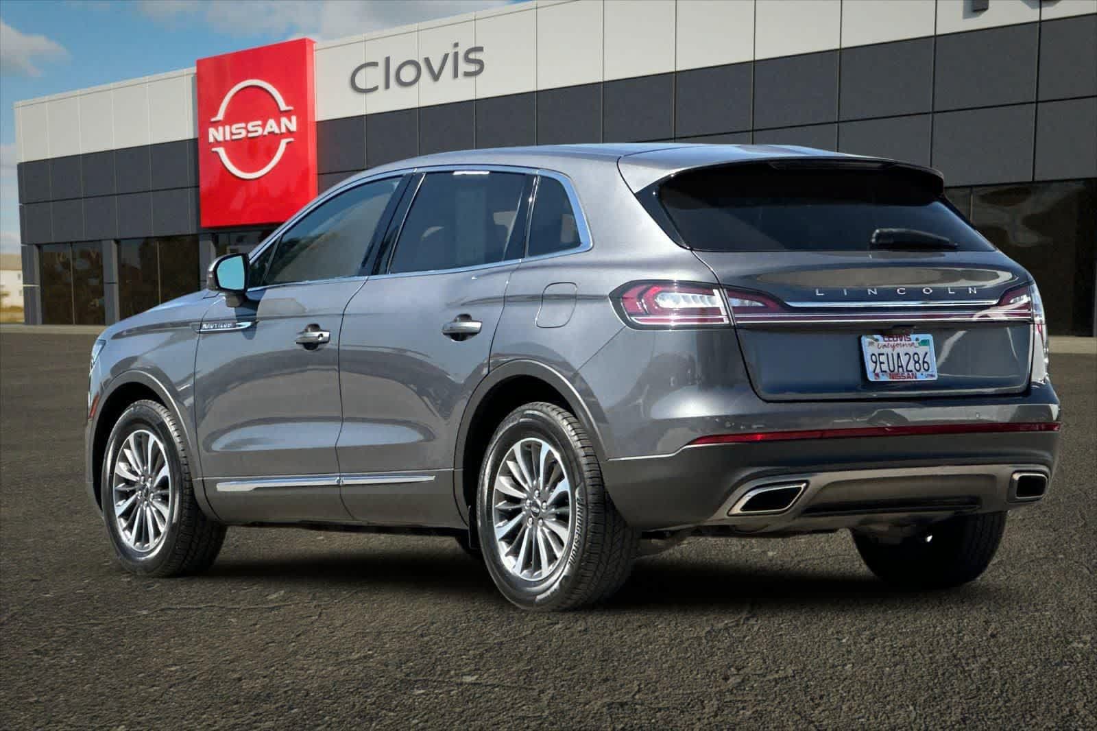 Used 2022 Lincoln Nautilus FWD w/ Premium Package image 7