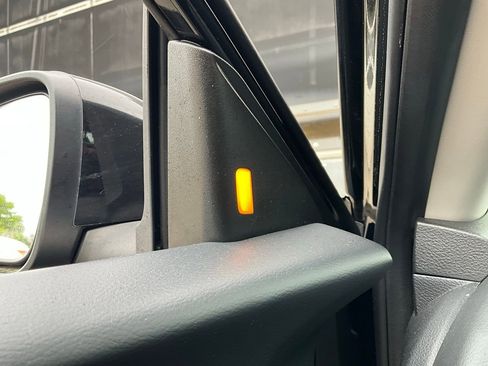 Used 2025 Nissan Sentra S image 18