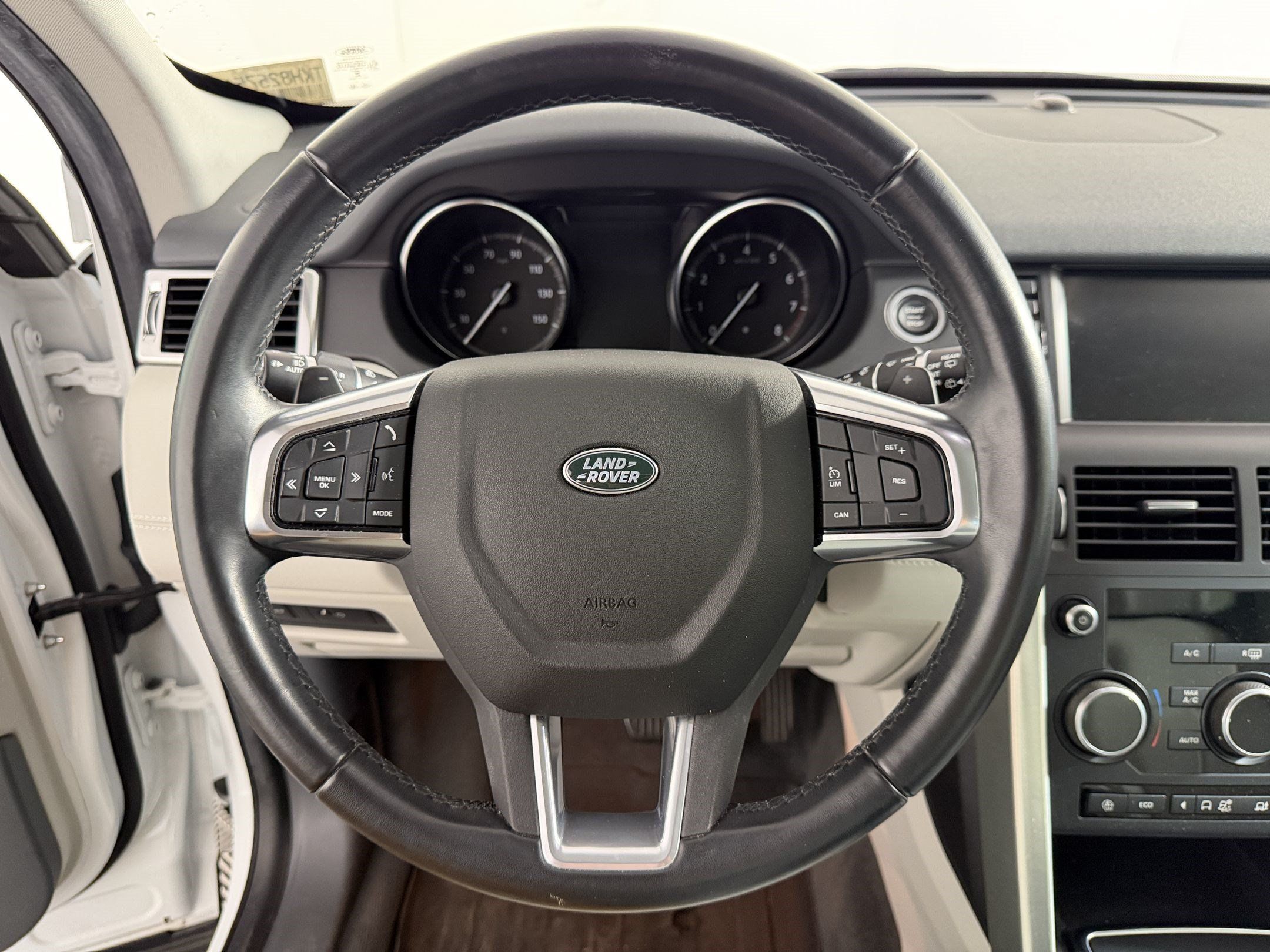 Used 2019 Land Rover Discovery Sport SE AWD/4WD image 11