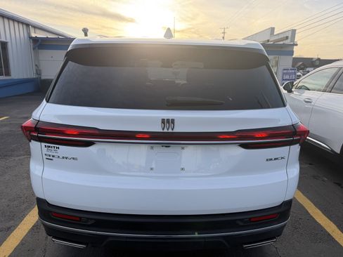 Used 2025 Buick Enclave Preferred image 7