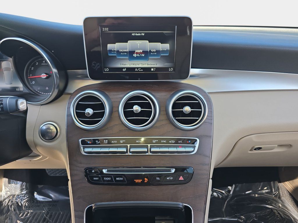 Used 2019 Mercedes-Benz GLC 300 4MATIC image 23