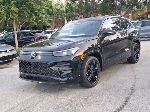 New 2026 Volkswagen Tiguan SE R-Line FWD image 3