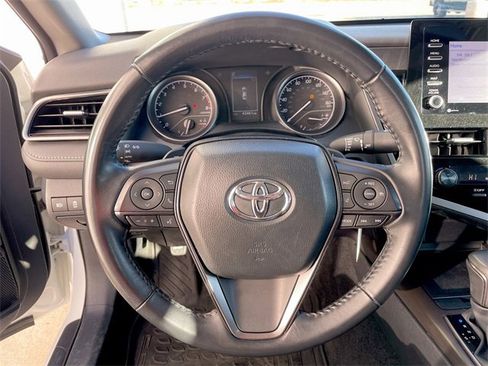 Used 2024 Toyota Camry SE image 14