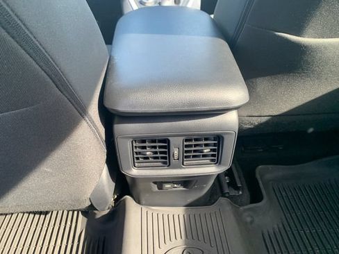 Used 2025 Toyota RAV4 XLE AWD/4WD image 15