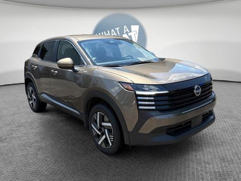 Used 2025 Nissan Kicks SV FWD image 1