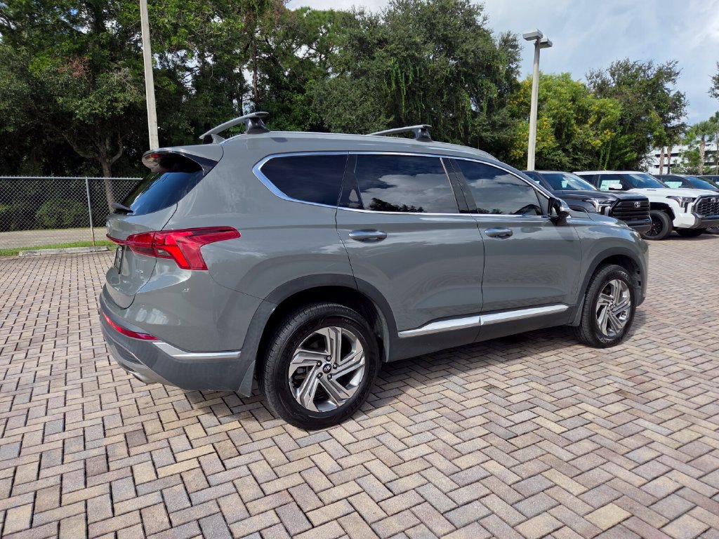 Used 2022 Hyundai Santa Fe SEL w/ Convenience + Premium Package AWD/4WD image 11