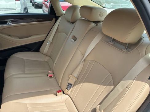 Used 2015 Hyundai Genesis 3.8 RWD image 14