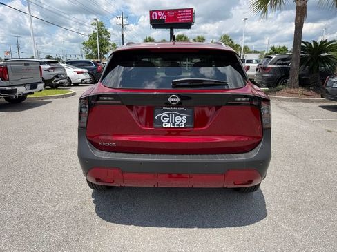 Used 2026 Nissan Kicks SV FWD image 4