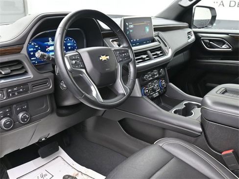 Used 2023 Chevrolet Suburban Premier image 14
