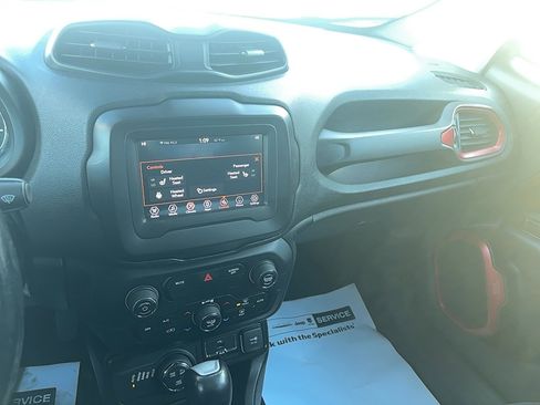 Used 2020 Jeep Renegade Trailhawk w/ Cold Weather Group image 15
