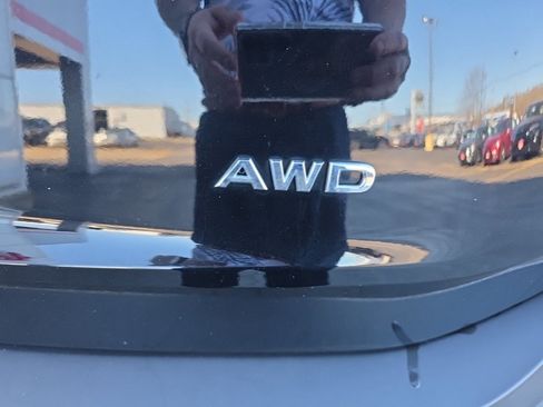 Used 2023 Nissan Rogue S image 5