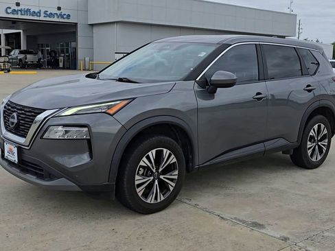 Used 2023 Nissan Rogue SV FWD image 4